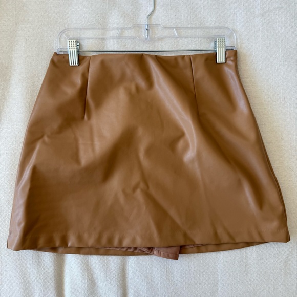 Abercrombie & Fitch Camel Tan Vegan Leather Mini Skort - Picture 4 of 11